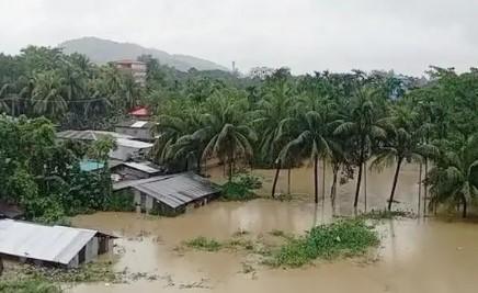 চট্টগ্রামে বন্যা ও পাহাড়ধসে ১৩ জনের মৃত্যু, ক্ষতিগ্রস্ত ৬ লাখ মানুষ